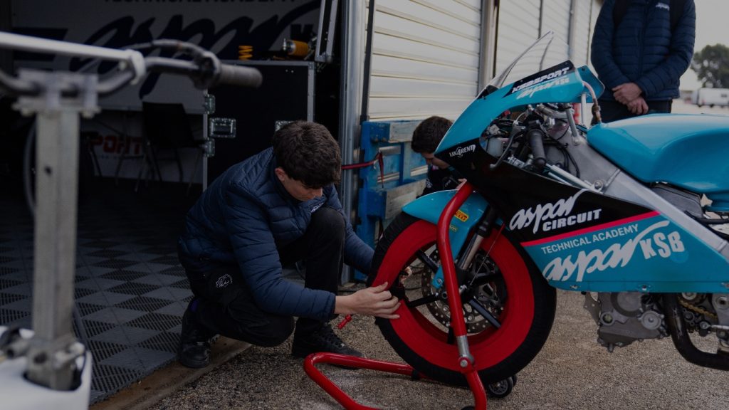 Formación mecánica motos competición - Aspar KSB Technical Academy