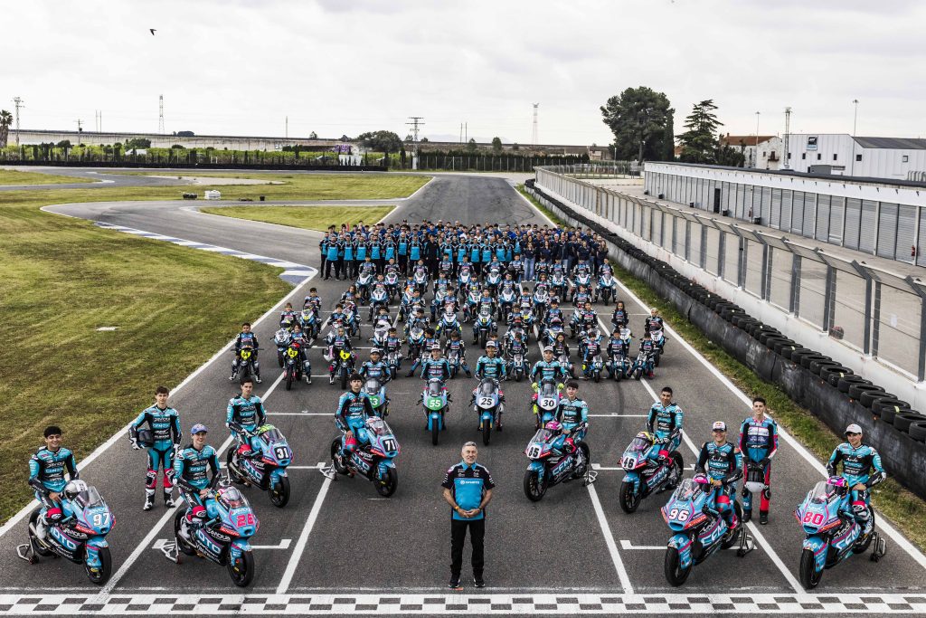 Alumnos Aspar KSB Technical Academy en el paddock del Mundial de MotoGP