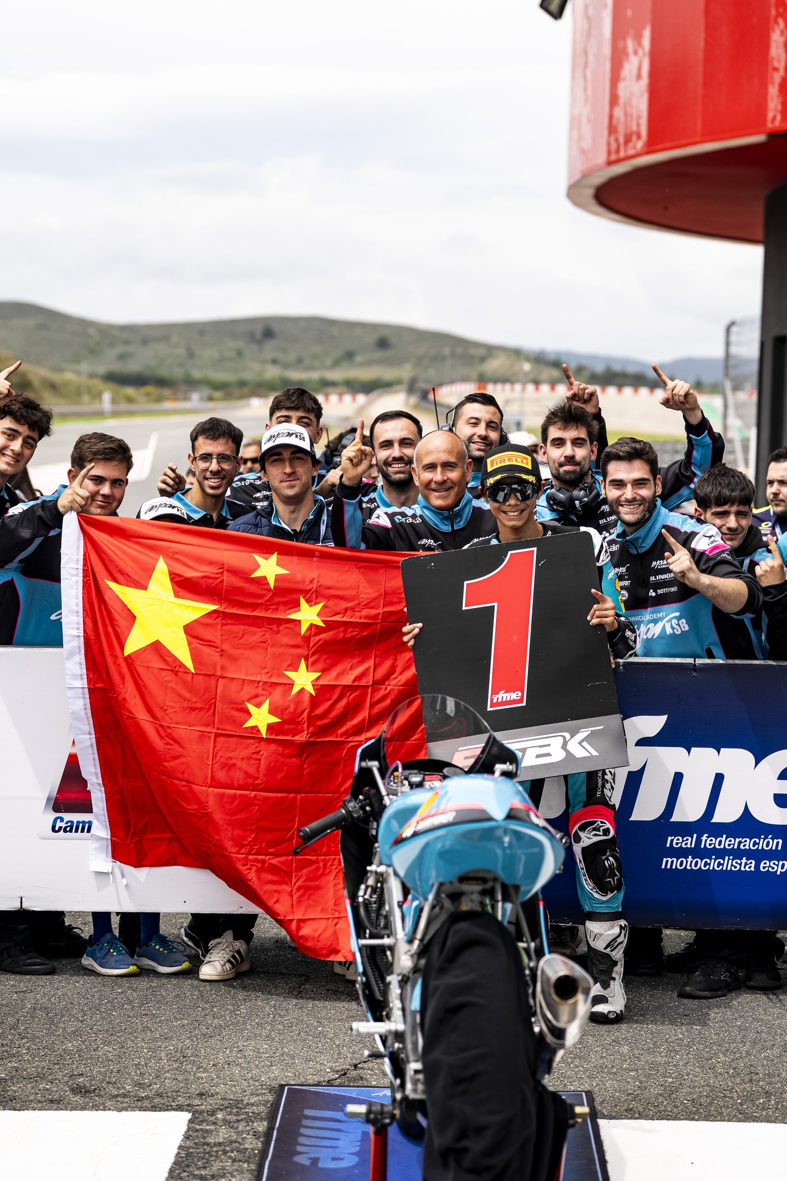 Equipo Aspar KSB campeon del ESBK - escuela mecanica competicion